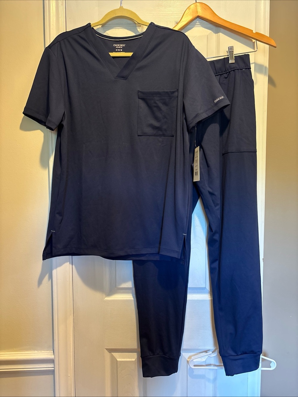 NWT Men’s Cherokee Achieve Scrub Set Navy Blue Medium Tuck in Top Jogger Bottoms